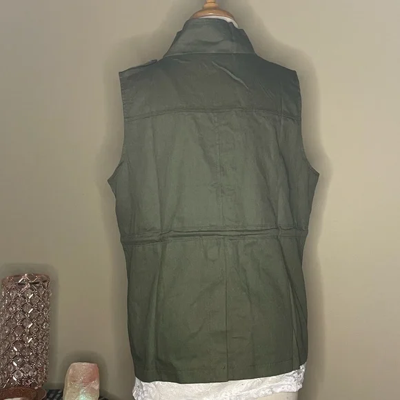 Safari Vest - Picture 3 of 4